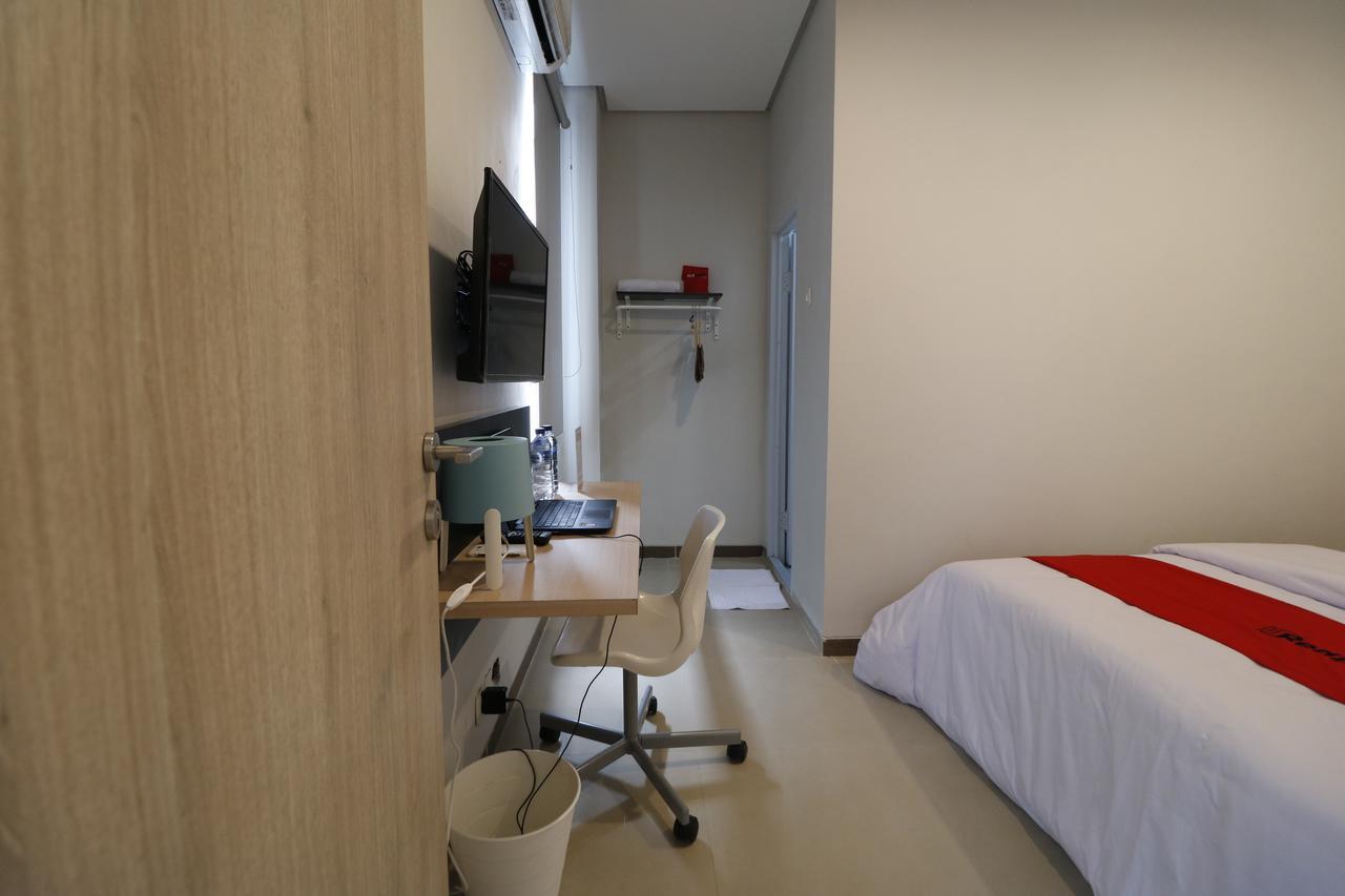Reddoorz Plus Near Mall Pondok Indah Jakarta Buitenkant foto